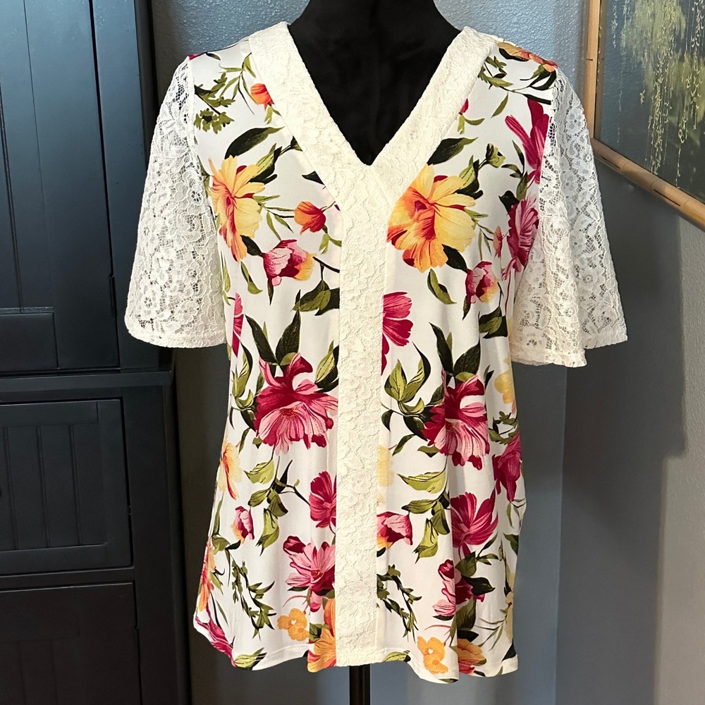 JM Collection Floral V-Neck Top Women Small White Lace Sleeve Stretch Blouse